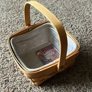 Longaberger, 2000 basket.